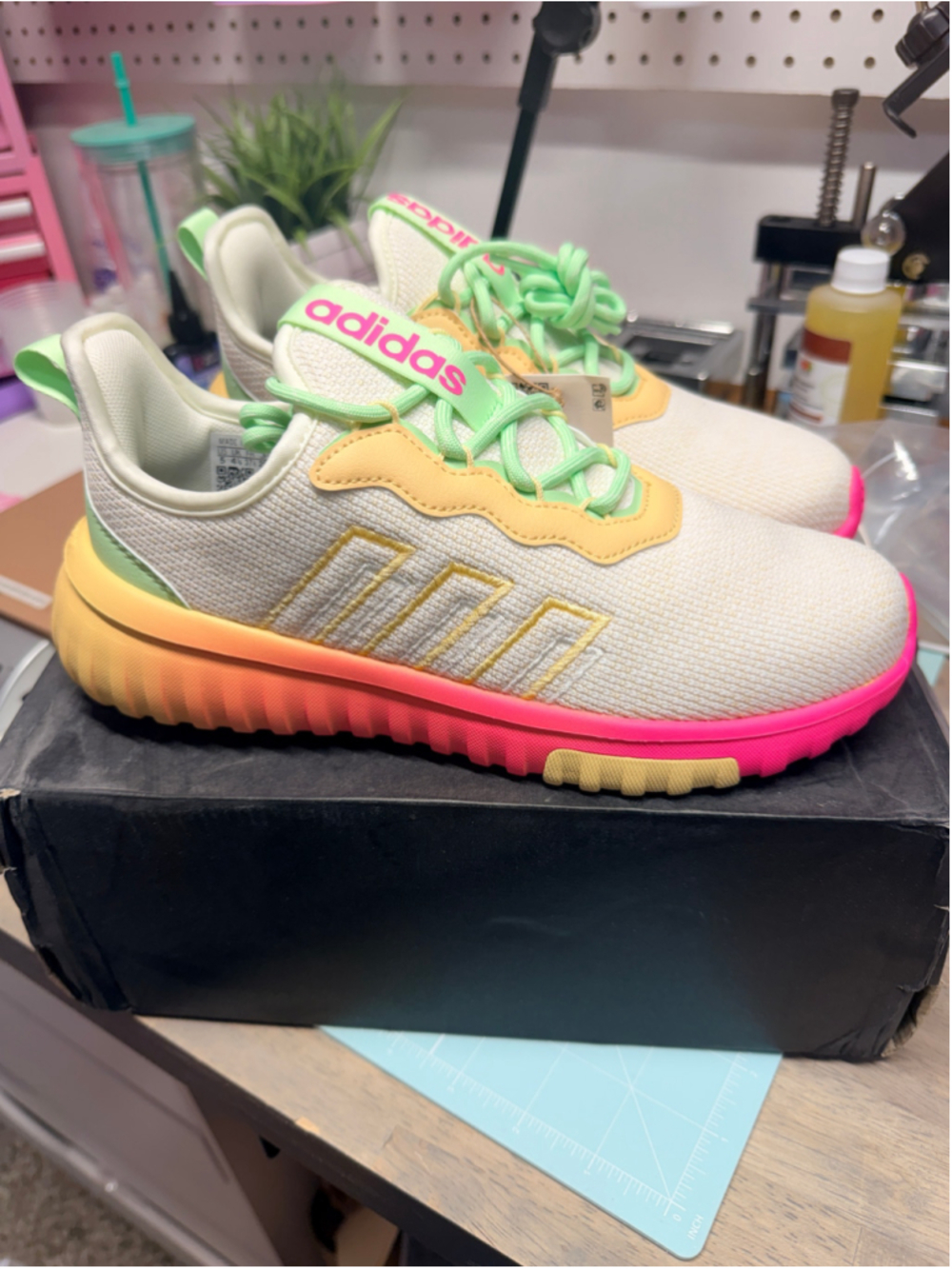 Adidas Cloudfoam Sneakers Kids Size 5, Womens Size 6.5 White Pink Yellow New